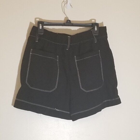 Who What Wear Medium Size Shorts – Stylish & Comfortable - Picture 2 of 4